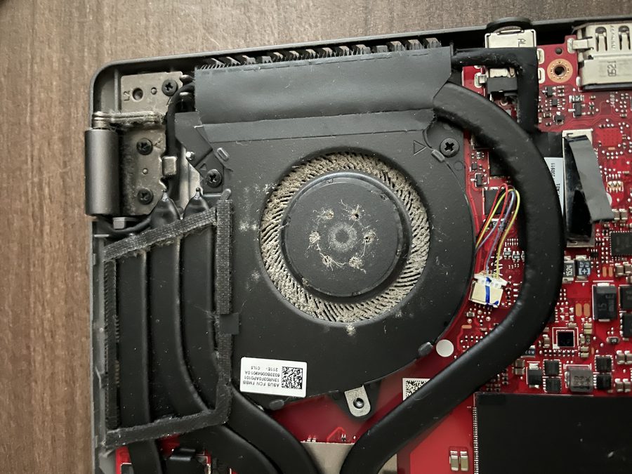 Asus ROG Zephyrus G14 — zanesené duální chlazení