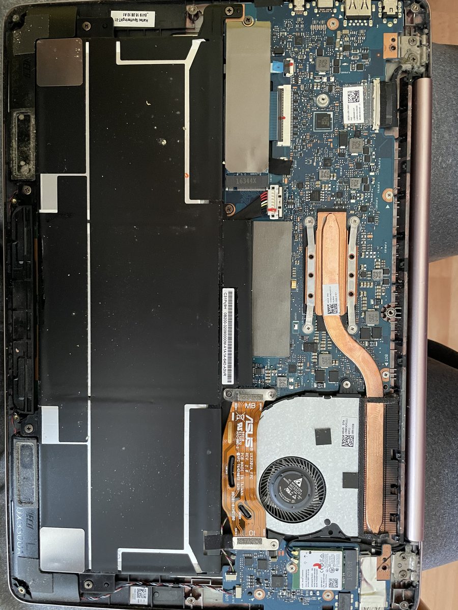Asus ZenBook UX330 — otevřený ultrabook