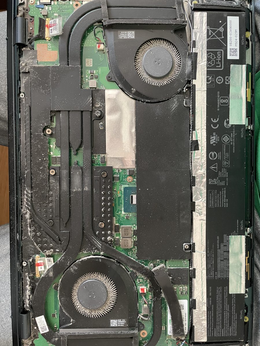 Asus ZenBook Pro Duo UX581 — rozebraný notebook