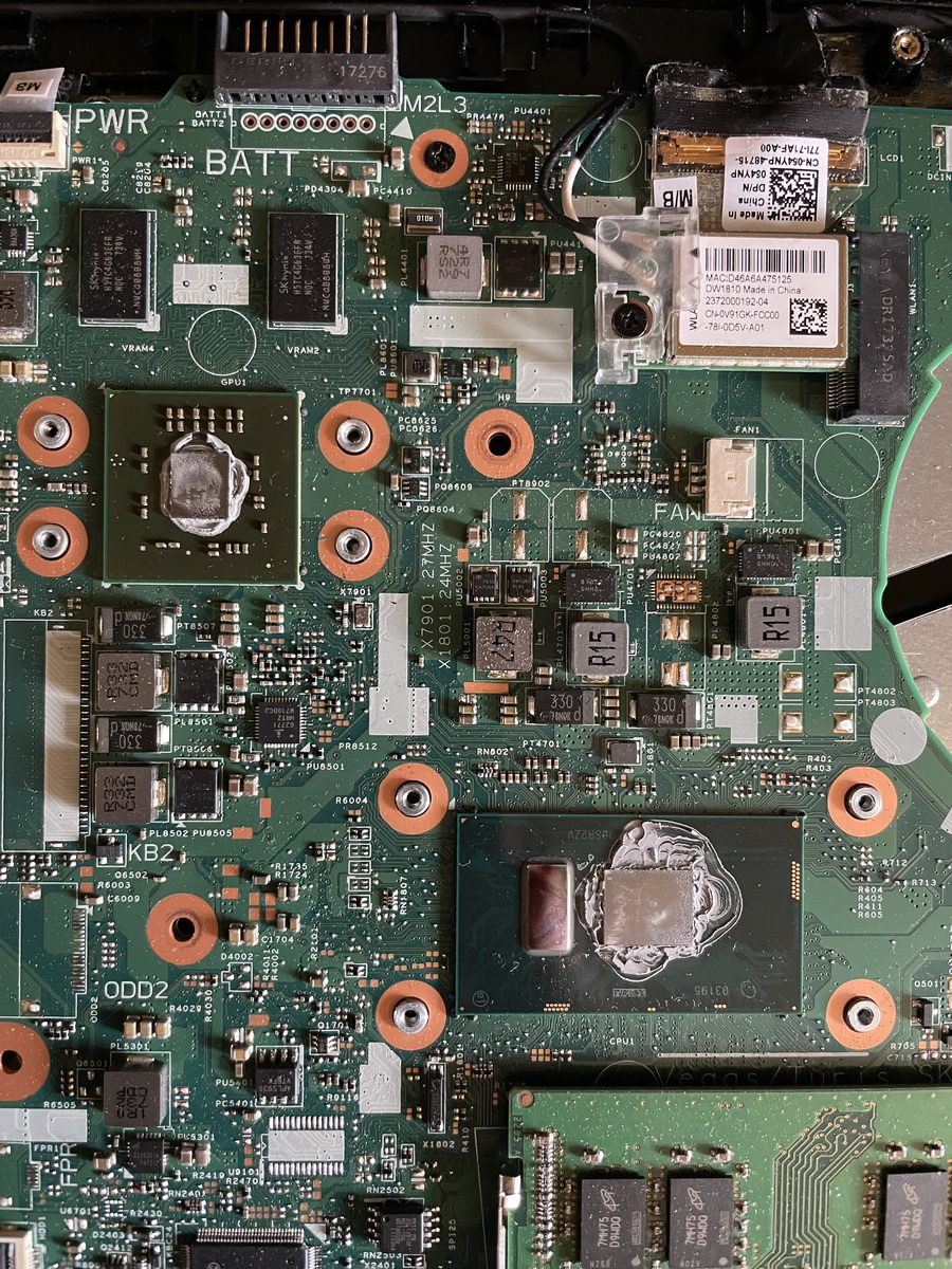 Dell Inspiron 15 3000 — vyčistěný chladič