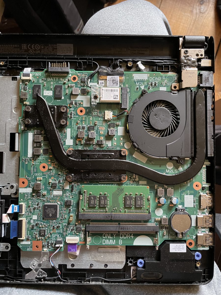 Dell Inspiron 15 3000 — po kompletním servisu