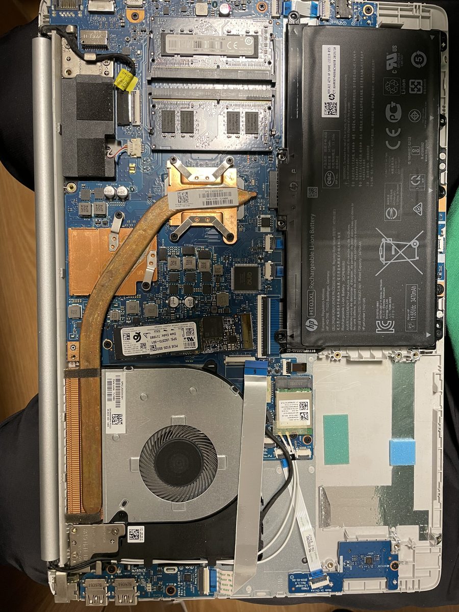 HP 15-dw0010nc — rozebraný notebook
