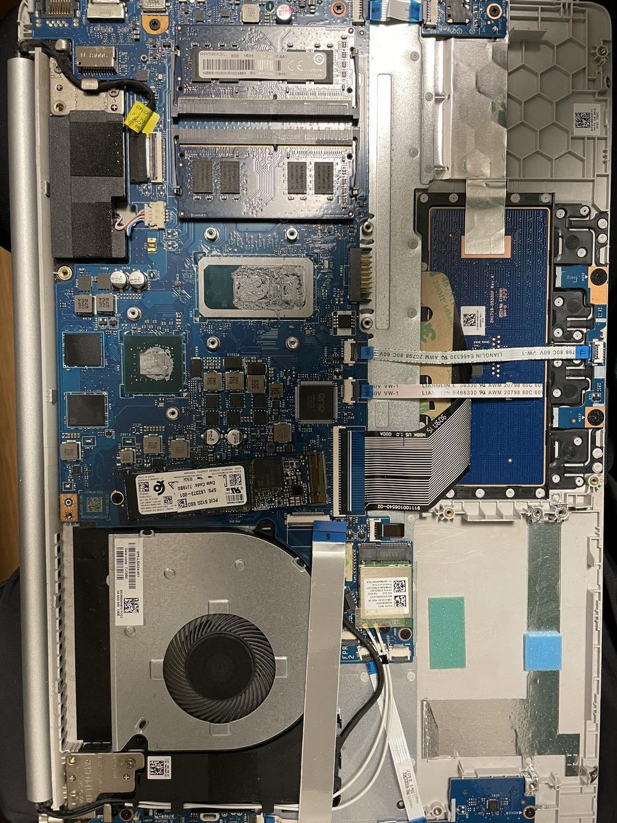 HP 15-dw0010nc — zanesené chlazení a stará pasta