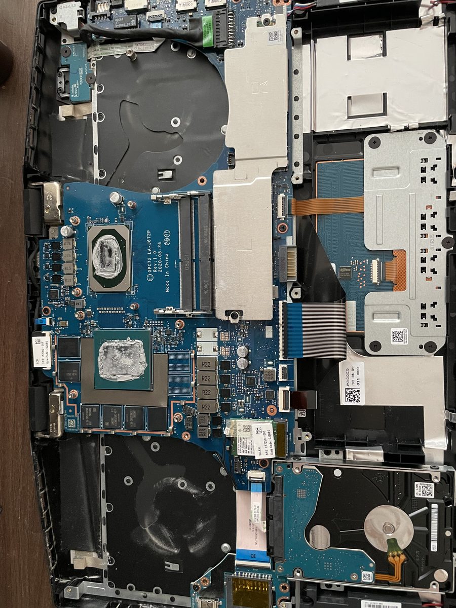 HP OMEN 17 — stará teplovodivá pasta