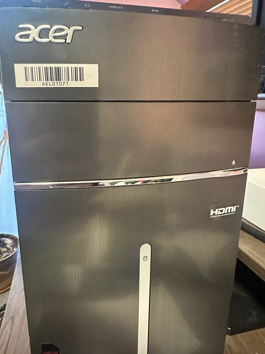 Acer Aspire TC-120 — skříň stolního počítače
